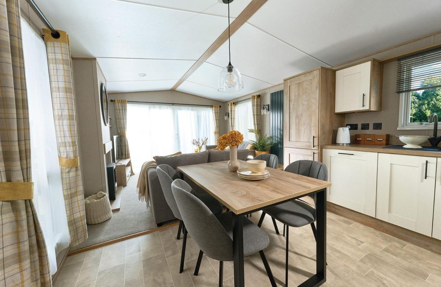 Emma'S Oasis 2-Bedroom Caravan At Durdle Door Sleeps 4 웨스트 룰워스 외부 사진